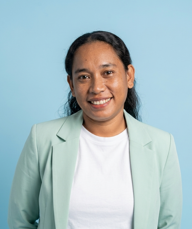 Esmeralda Cardoso Arik, L.Eco