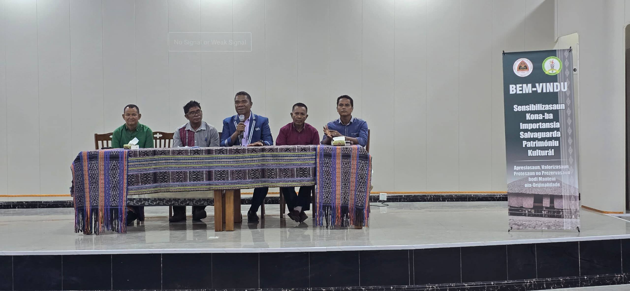 https://covalima.gov.tl/uncategorized/exmo-secretario-municipal-dos-assuntos-sociais-e-as-organizacoes-loke-atividade-sensibilizasaun-kona-ba-importansia-salvaguarda-patrimoniu-kultural-iha-covalima/